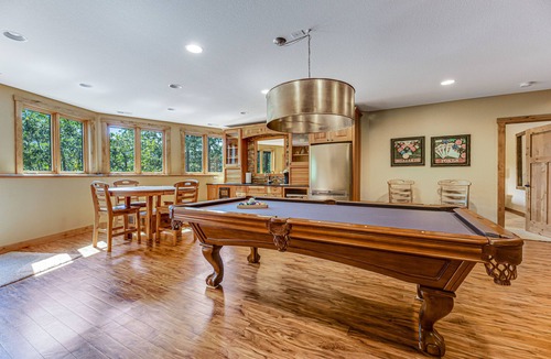 Spearfish House | Secluded cabin between Spearfish and Deadwood w/WiFi, hot tub, private decks
