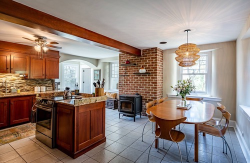 Coatesville House | Secluded Chester County historic farmhouse and venue