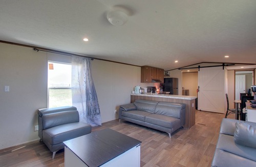 Canadian County House | Secluded El Reno Retreat w/Private Fishing Lake!