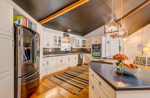 Eutawville House | Secluded Lakefront House w/indoor pool - 2 Houses - Margaritaville Bar