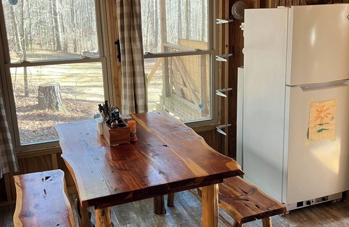 Muscadine Cabin | Secluded off-grid cabin