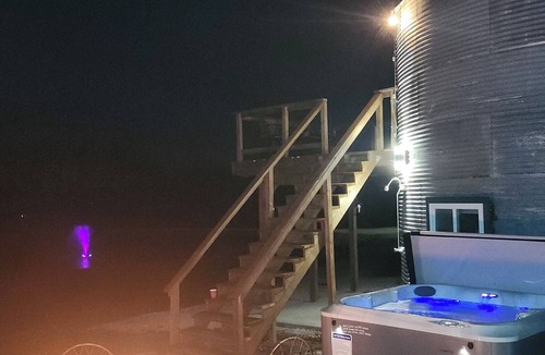 Smithville Other | Secluded Silo