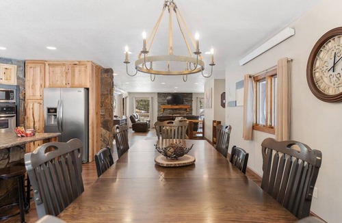 Custer Cabin | Secluded Stay in a Wonderful Creekside Getaway