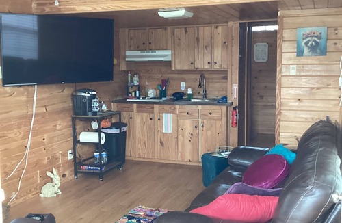 Tulsa Cabin | Secluded tiny cabin with hot tub on private acreage close to downtown Tulsa