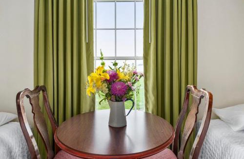 North East House | Second Floor East Standard Deluxe