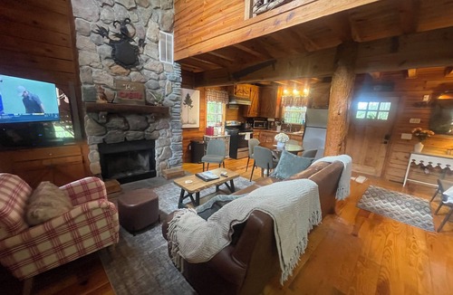 Floyd Dale Cabin | Secret SC Cabin on 100 acres Hot Tub Large Pond
