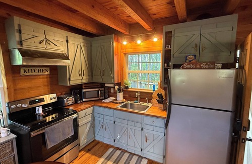 Floyd Dale Cabin | Secret SC Cabin on 100 acres Hot Tub Large Pond