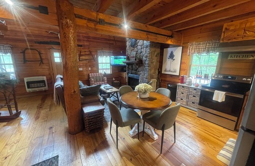 Floyd Dale Cabin | Secret SC Cabin on 100 acres Hot Tub Large Pond