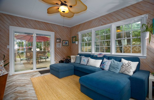 Elizabeth City House | Secret Treasure-1.5 acres- Amazing Backyard!