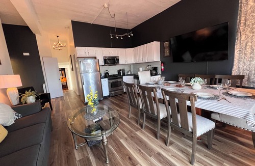 Union City Apartment | See New York Now - Apt 1 - Sleep 21-People! - 15 mins to NYC