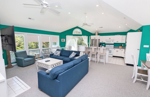 Monteray Shores House | Semi-Soundfront, Private Pool, Hot Tub, Gas grill, MS9, Mango Manor