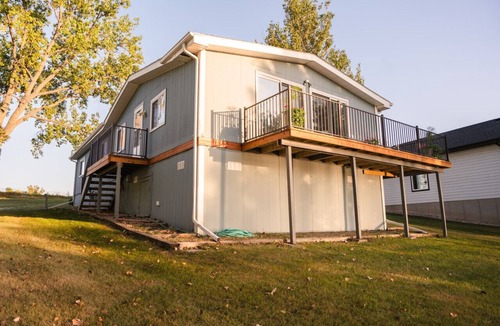 Aberdeen Apartment | Serene 3-Bedroom Getaway with Stunning Lake Views