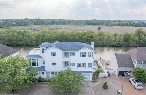 Forked River Villa | Serene 3-bedroom villa 3600 sq feet perfect for relaxing stays in Lacey Township