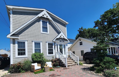 Lake Como House | Serene Beach House in Adorable Lake Como, Nestled Between Spring Lake & Belmar