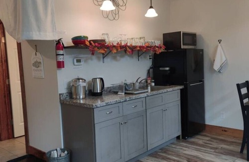 Hyde Park Apartment | Serene Country Cabins 5 in the heart of Vermont