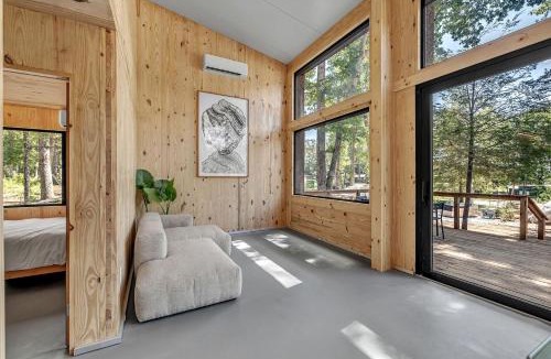 Tracy City House | Serene Modern Tiny Home with Fiery Gizzard Reservoir Views Near Tracy City | Tennessee