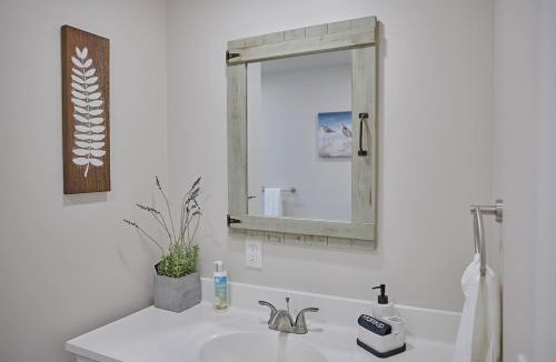 Dunlap House | Serene Stay - 1BR Retreat with King Bed in Dunlap