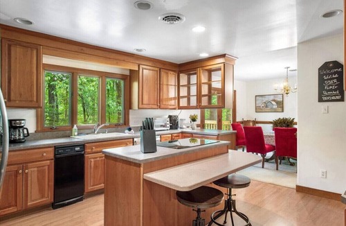 North Chesterfield House | Serenity in the Suburbs: Your Gorgeous RVA Getaway