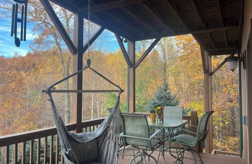 Vein Mountain House | Serenity Retreat - Mountain Escape- Grandview Peaks