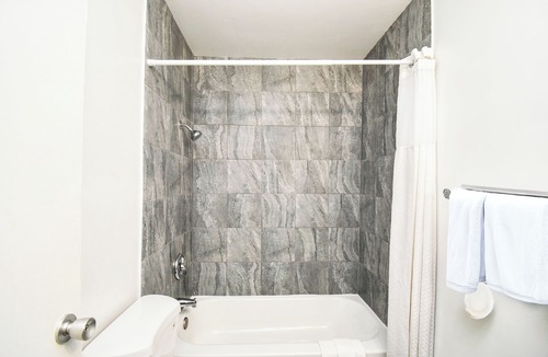 Sioux Falls House | Settle Inn