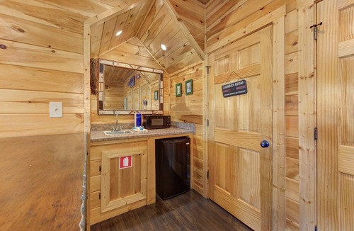 Sevierville Villa | Sevierville 133 - Four Bedroom Villa, Sleeps 12