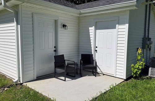 Hamilton House | Sewing Serenity B- New 2 BR Home in Hamilton, MO - 3 blocks to Missouri Star