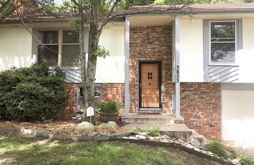 Southwest Topeka House | Shady Lane ~ Quiet NBHD ~Near Lake ~ King Beds