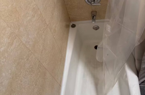 Bushwick Apartment | Shared Bushwick Duplex Stay – Private Rooms, Near L Train & Artsy Nightlife