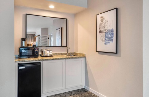 Downtown Wilmington Hotel | Sheraton Suites Wilmington Downtown