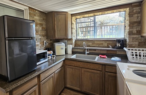 Confluence House | Shoreline Estates - Queen Handicap