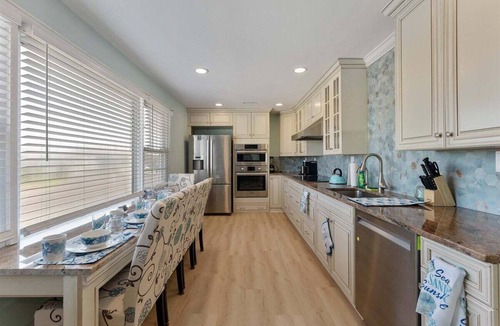 North Wildwood House | Short Walk to the Beach Modern 2 BR Summer Getaway