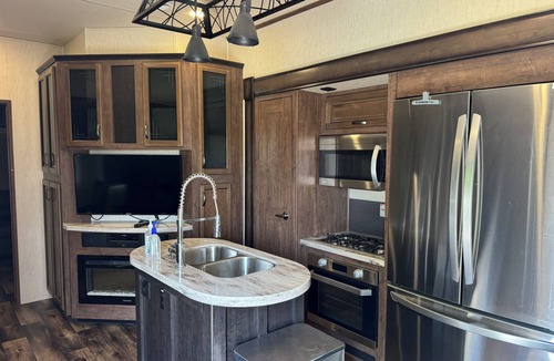 Moravia House | Sierra RV Inplace for rent