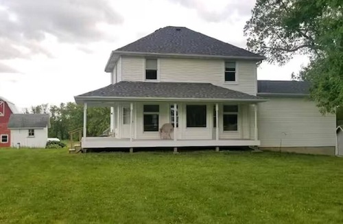 Decorah House | Silver Creek Retreat. Entire Home in Decorah, IA. Beautiful and Comfortable.