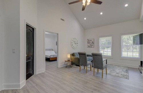 Orangeburg House | Simplicity on Sylvan
