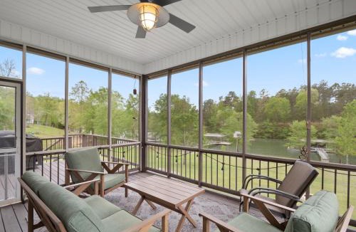 Houston House | Simply Sipsey - Gorgeous Flat Lot With Zero Steps To The Dock!