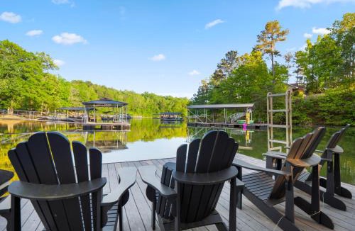 Houston House | Simply Sipsey - Gorgeous Flat Lot With Zero Steps To The Dock!