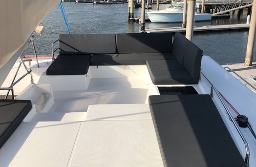 Parole Boat Rental | Six bedroom 2020 Fountaine Pajot catamaran