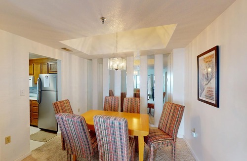 Sugar Mountain Condo | Sixth-floor, mountain view condo w/a wood fireplace, shared hot tub, & pool