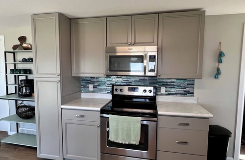 Madison House | Skeet’s Retreat: Lake Herman Lakefront Getaway Near Madison, SD - Sleeps 8