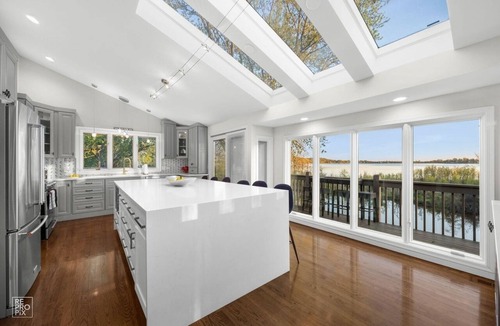 Solon Mills House | Ski & Lake Escape W/Hot Tub, Tiki Bar & Game Room