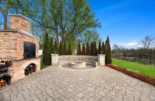 Solon Mills House | Ski & Lake Escape W/Hot Tub, Tiki Bar & Game Room