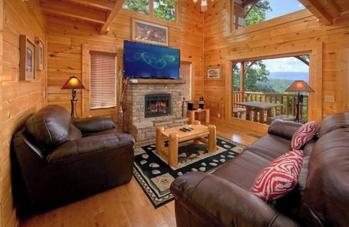Sevierville Cabin | Sky High Mountain Views w/HotTub Resort Pool &Gym
