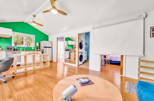 Chestnut House | Sky-High Treehouse - East Austin