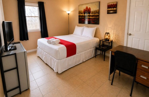 Bedford Hotel | Skylark Motel by OYO