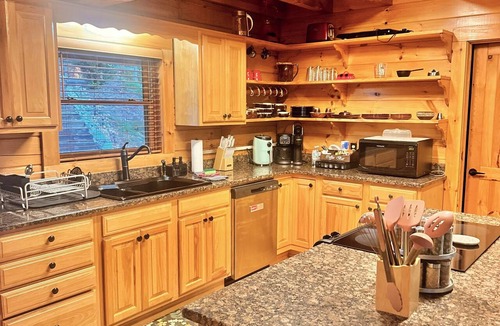 Butler Cabin | Skyline Lodge, beautiful lodge home with mountain and lake view