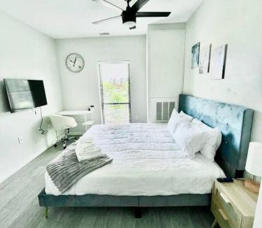 Downtown Des Moines Apartment | Skyline Solace