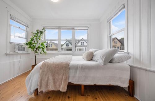 Jersey City Apartment | Skyline Views 3BR - Manhattan at Your Doorstep