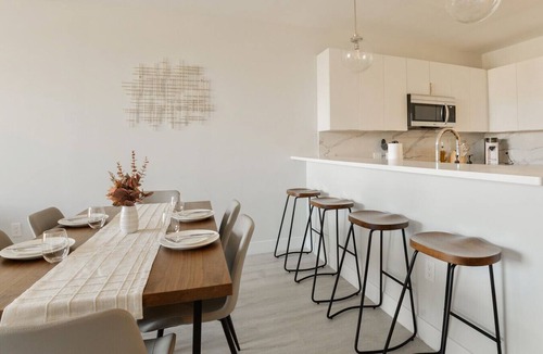 Downtown Jersey City Apartment | Sleek 3BR Loft | Modern Design | Gym & Near Transit
