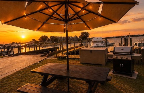 Neptune City Boat Rental | Sleep on the water! Cozy Yacht Experience 5 mins from the beach.