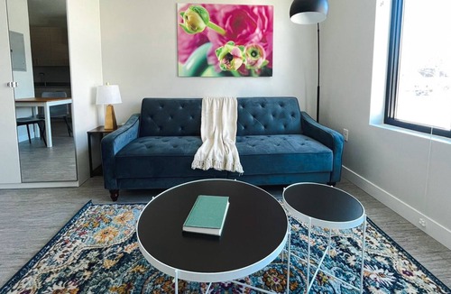 Des Moines Apartment | Sleepover: Classic Studio and Gym - Des Moines
